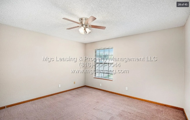 Building Photo - Spacious 2nd Floor Townhome in the Heart o...