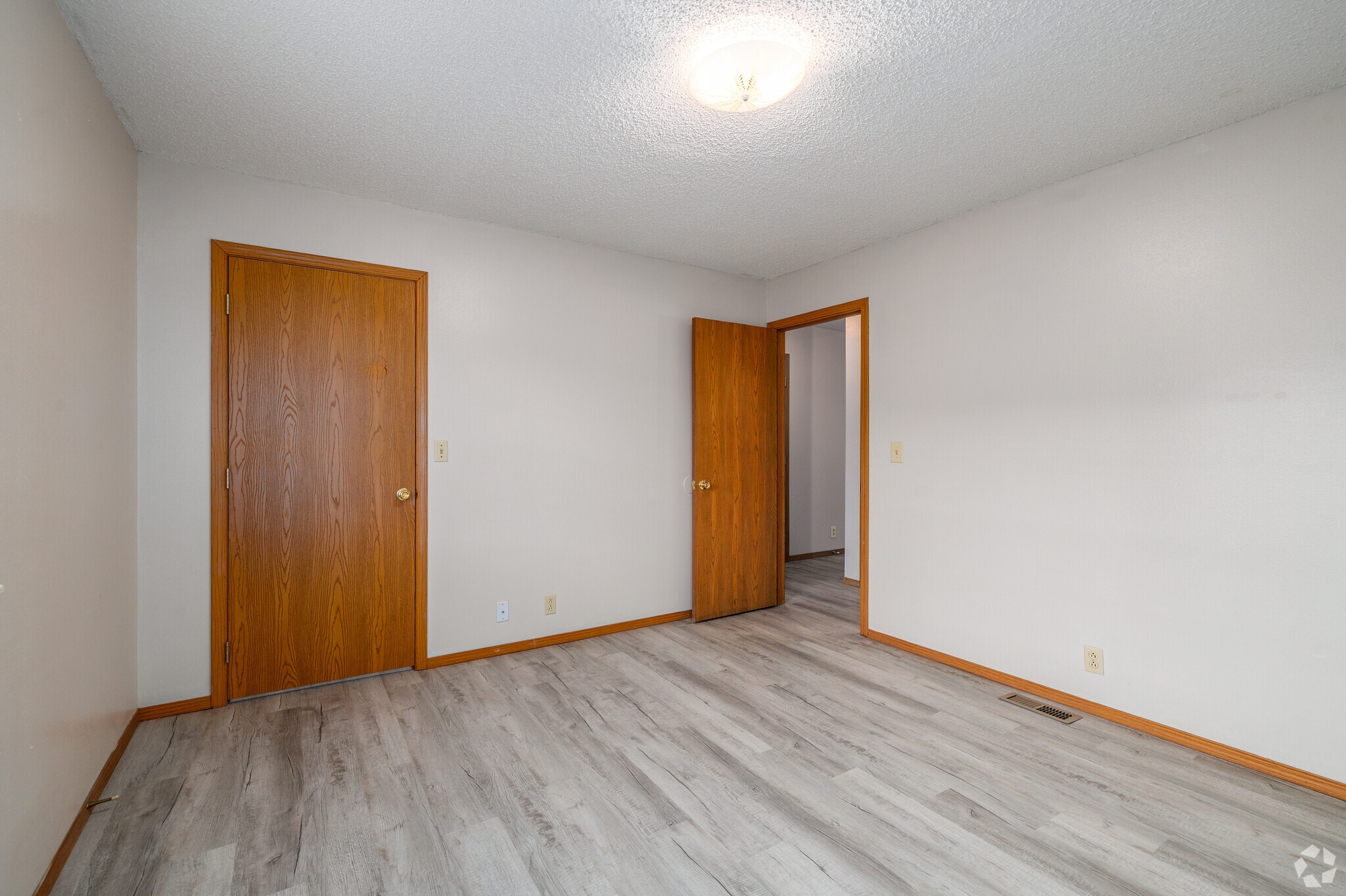 2BR, 1BA - 940SF - Second Bedroom - Peachtree Apartments