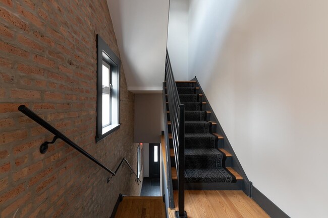 Building Photo - 1303 W Flournoy St