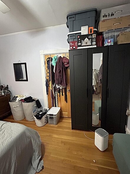 Building Photo - 578 Main St