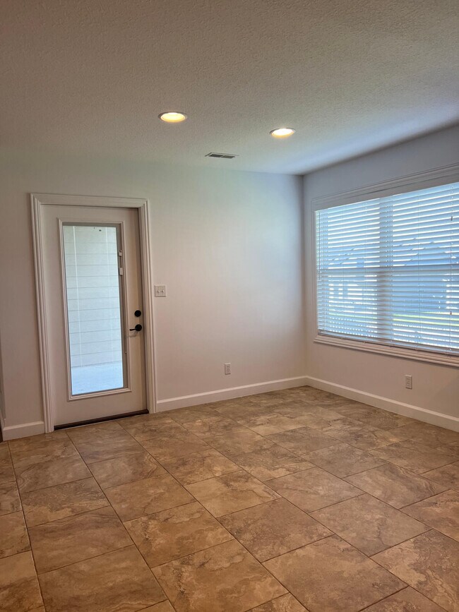 Building Photo - 7413 Pemberton Dr