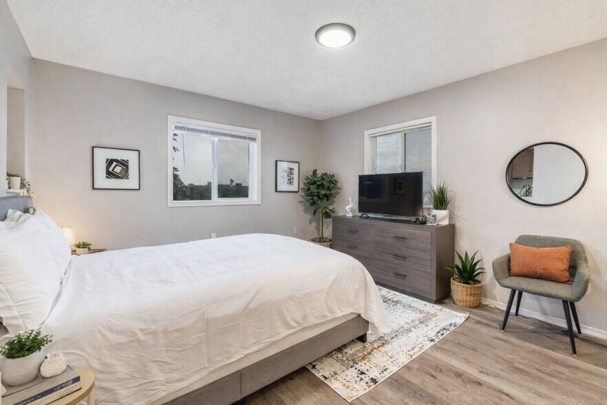 Building Photo - 1805 S Yakima Ave