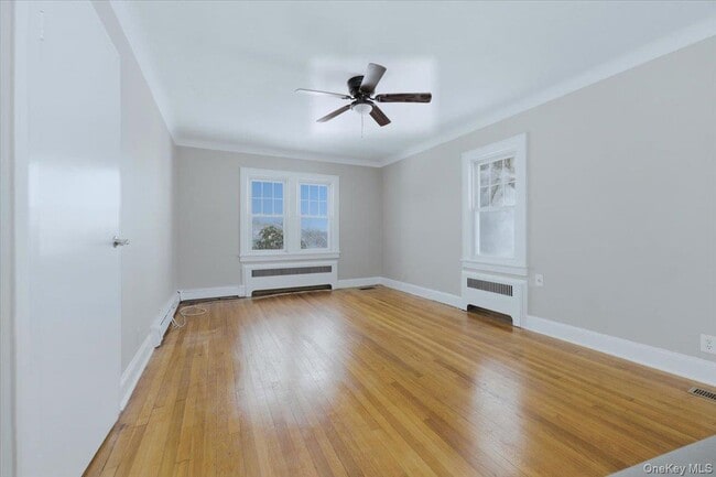 Building Photo - 801 Main St