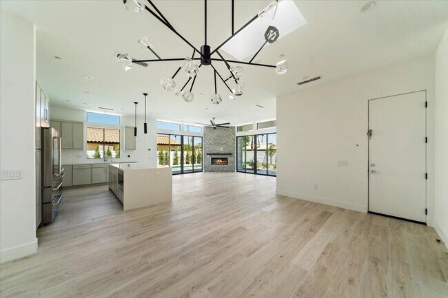 Building Photo - 78525 Orcabessa Dr