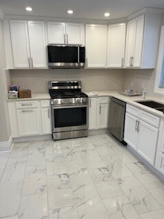 Building Photo - 112 Thurber St