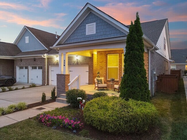 Building Photo - 250 Tanglewood Ln