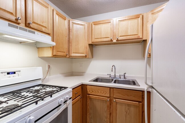 Building Photo - 2002 Garfield