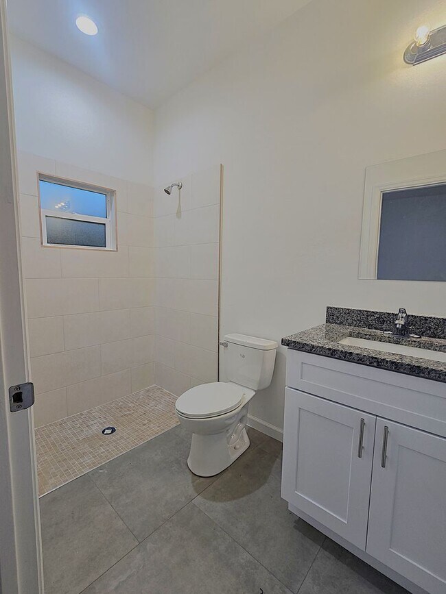 Building Photo - Brand New 2/2/1-Great Location- SW Lehigh Acres