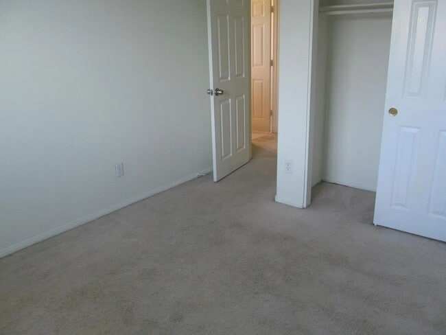 Building Photo - A Fabulous 4 Bedroom House in Peccole Ranch