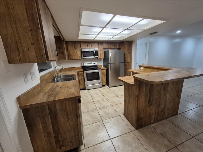 Building Photo - 2924 Ripplewood Dr