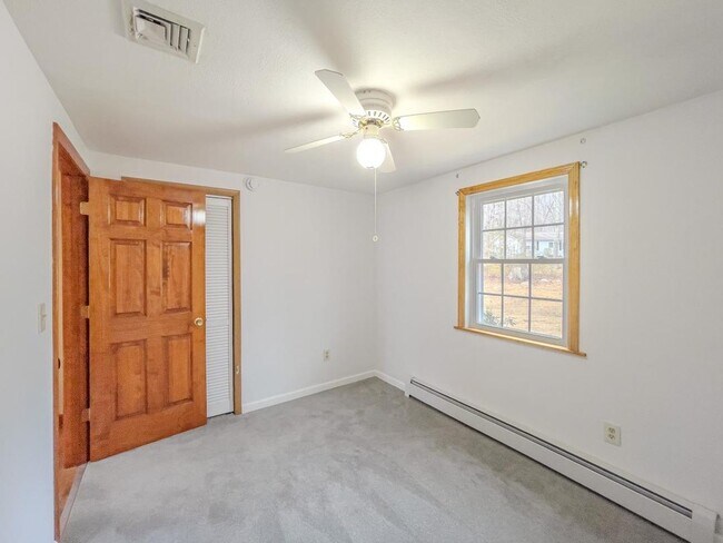 Building Photo - Refined Ranch Living in a Private Natural Setting