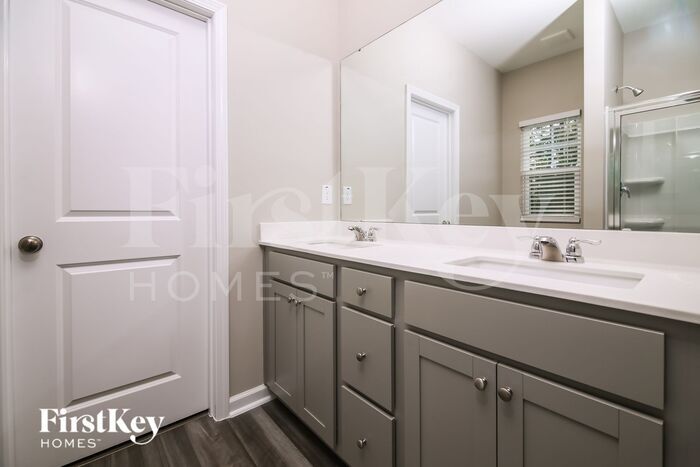 Building Photo - 456 Barnes Lndg Dr