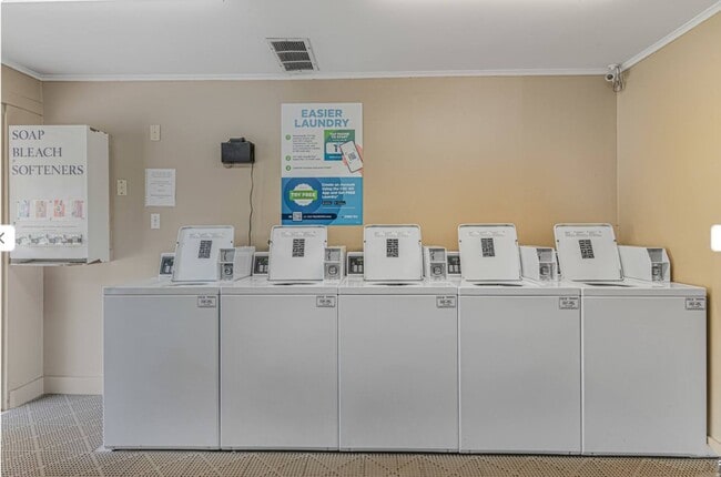 Building Photo - 32 Montego Colony