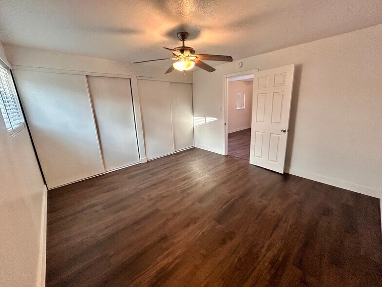 Building Photo - 1427 Hoover Ave