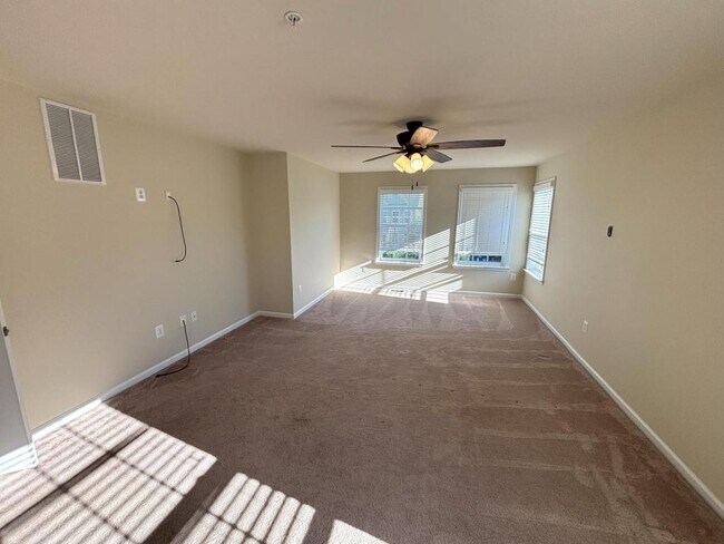Building Photo - 6778 McCormick Dr
