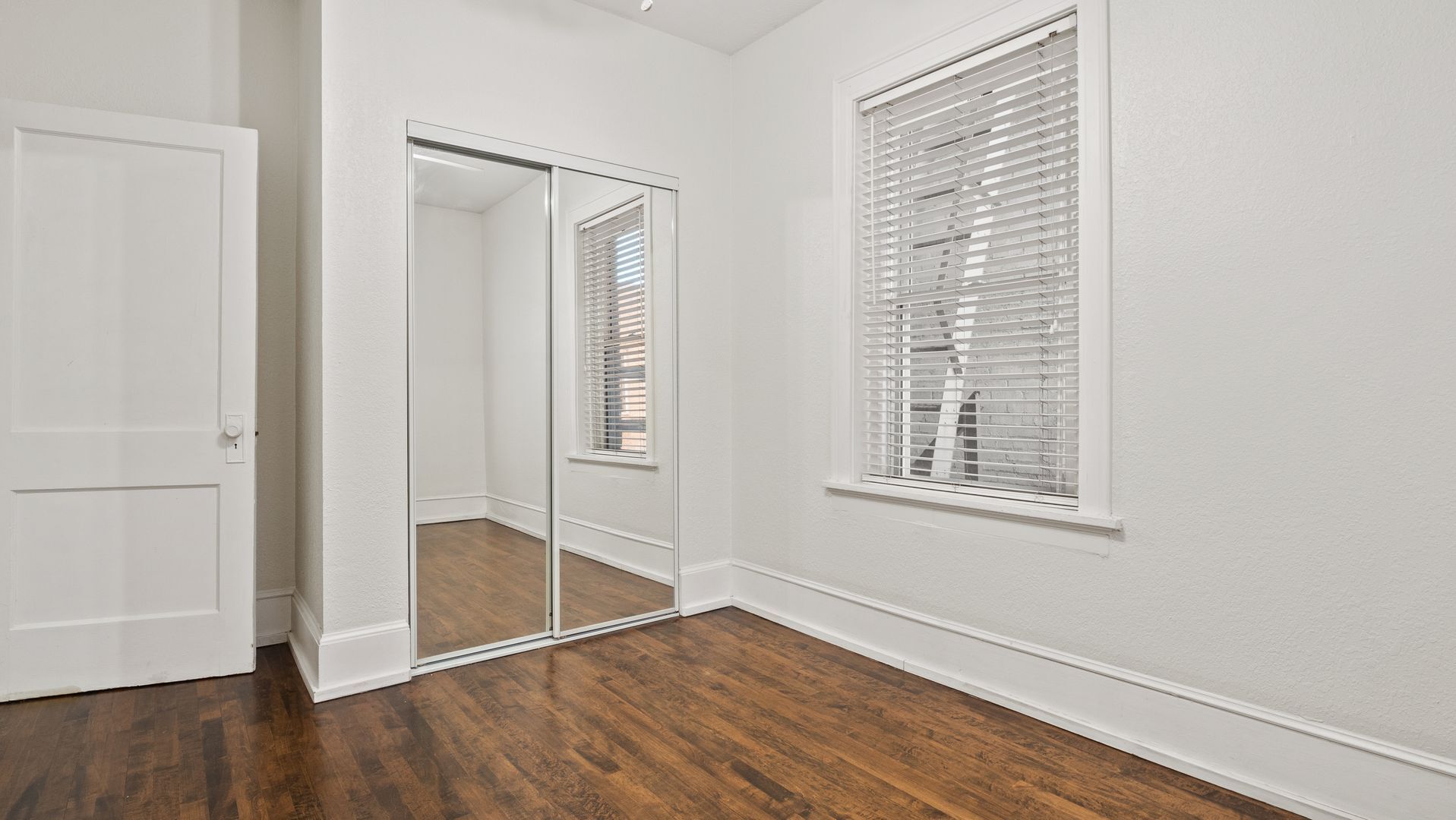 Building Photo - 541 E 14th Ave