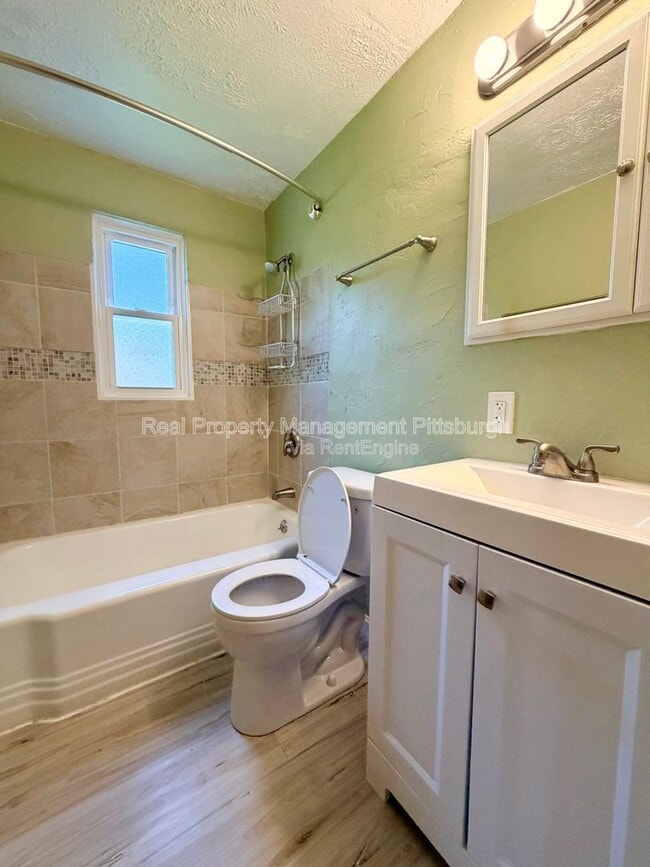 Building Photo - 1076 Thornwood Dr