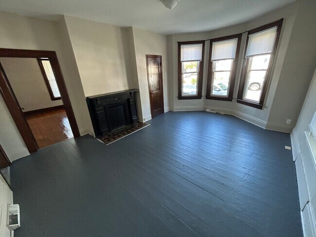 Building Photo - 636 Forest Rose Ave.