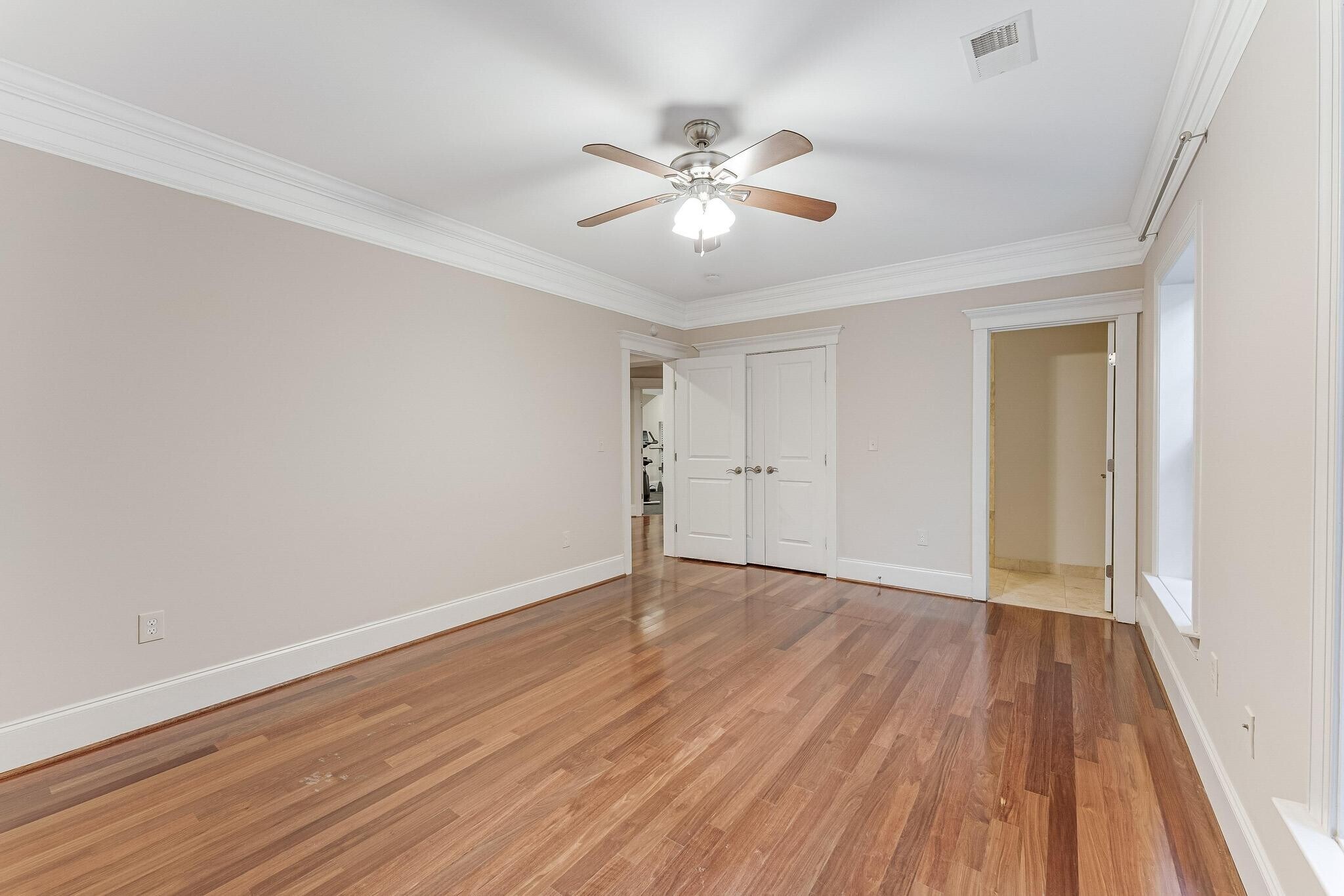 Building Photo - 829 Golden Arrow St