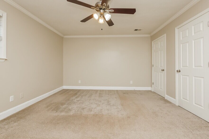 Building Photo - 9346 Woodknoll Way