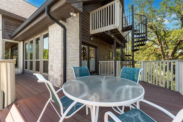 Building Photo - 3733 Oakwood Dr