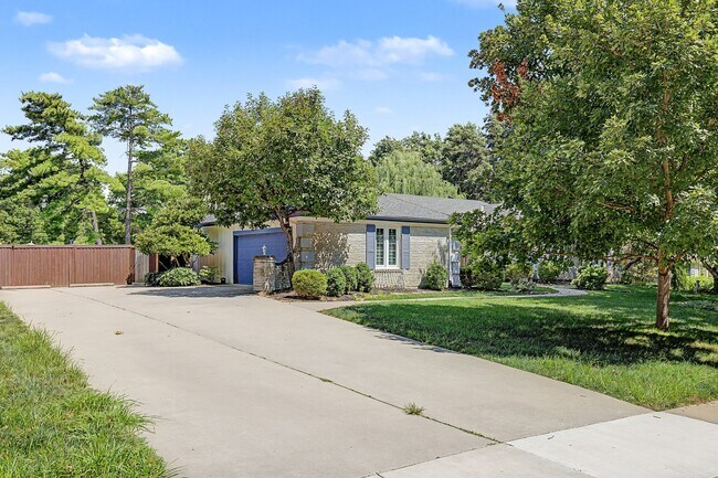 Building Photo - 8311 Juniper Ln
