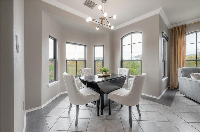 Building Photo - 2709 Via Cipriani