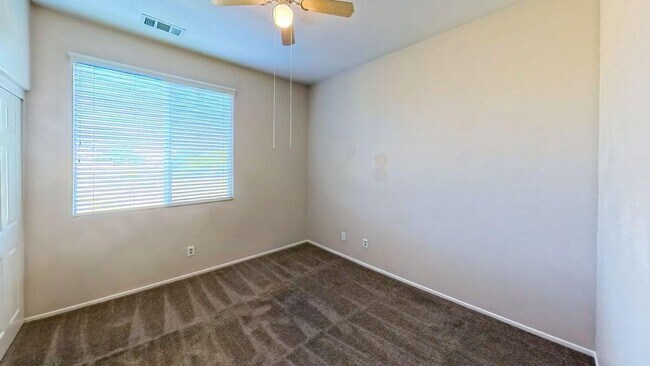 Building Photo - 1800 E Lakeshore Dr