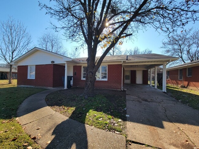 Building Photo - 3 Bedroom 1 Bath Home