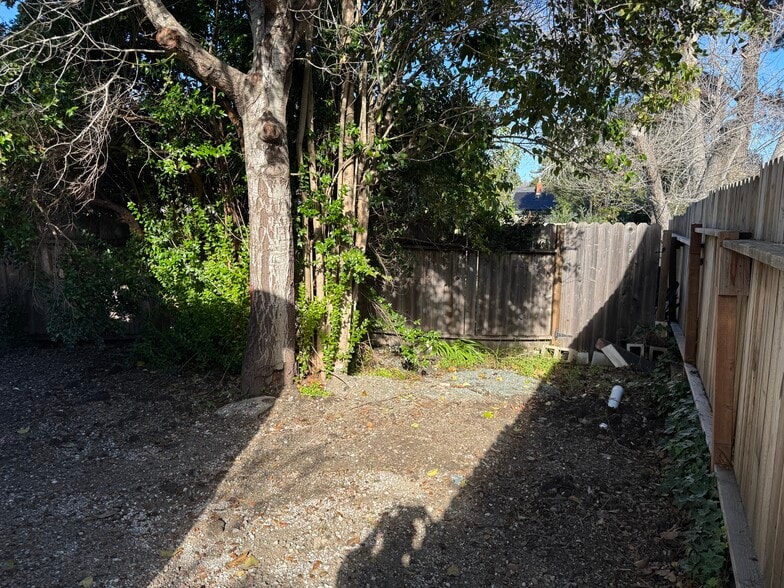 Building Photo - 376 Ramona Dr