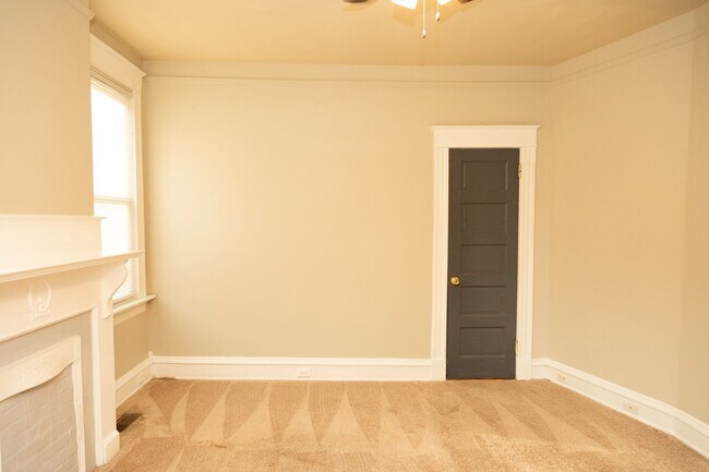 Building Photo - 8 S Granby St