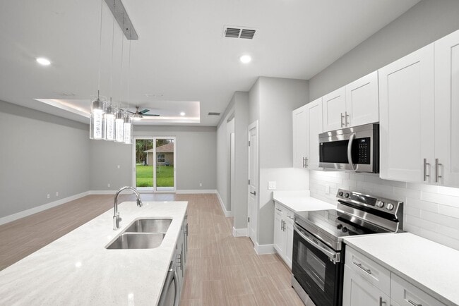 Building Photo - Deposit-Free! Modern, energy efficient hom...