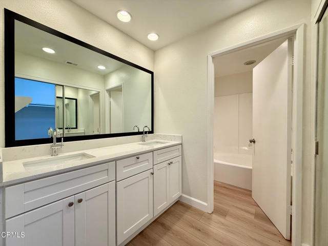 Building Photo - 574 Island View Cir