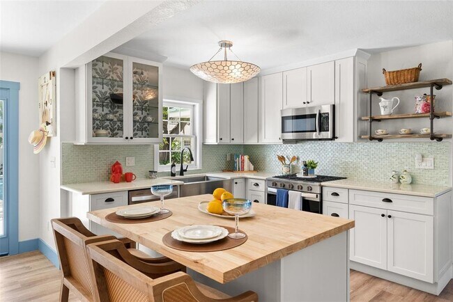 Building Photo - 759 Lantana Ave