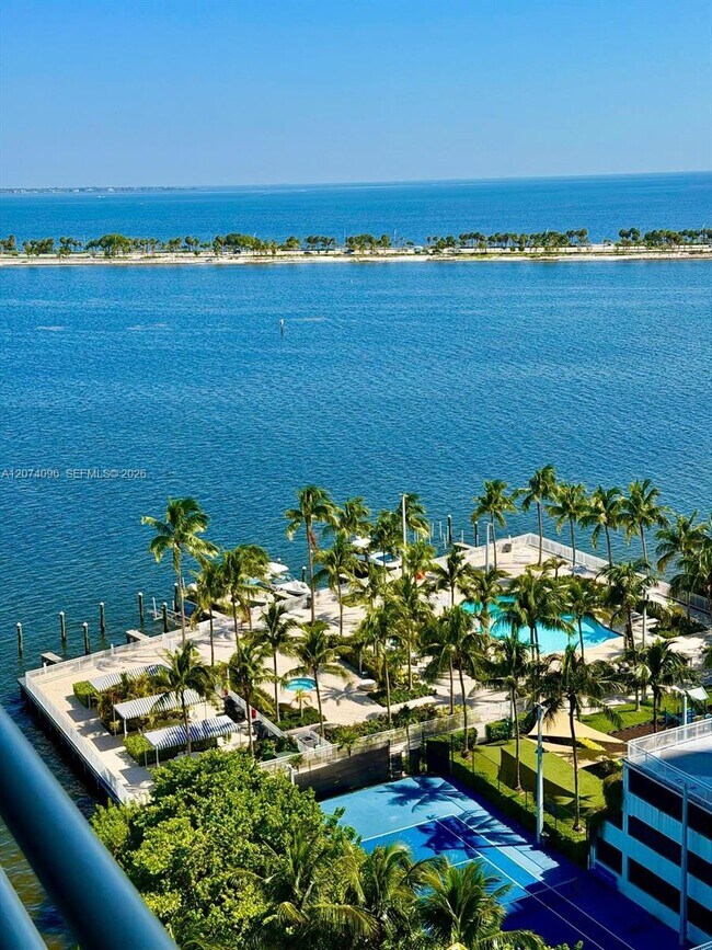 Building Photo - 2025 Brickell Ave