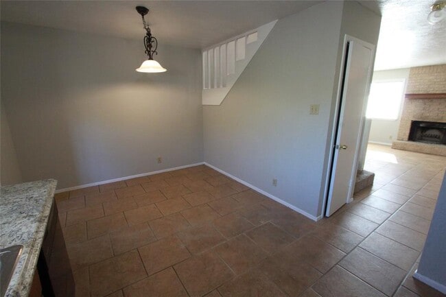 Building Photo - 3904 Hudson Bend Rd