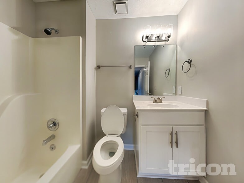 Building Photo - 107 Charleston Ct