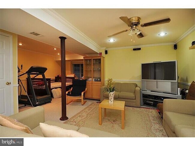 Building Photo - 83 Shelley Cir