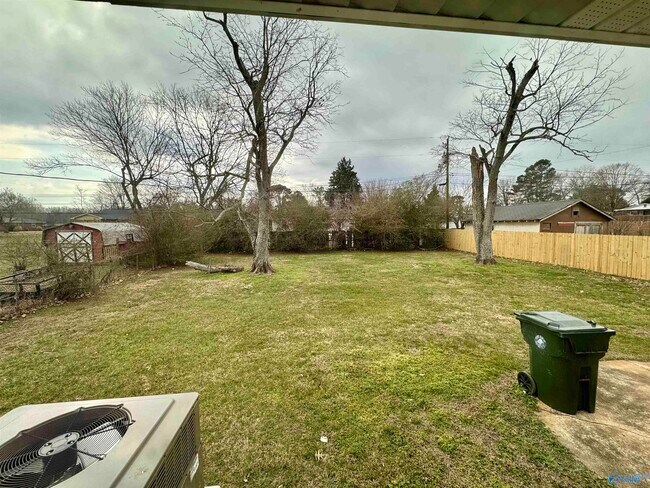 Building Photo - 1801 US Hwy 72 W