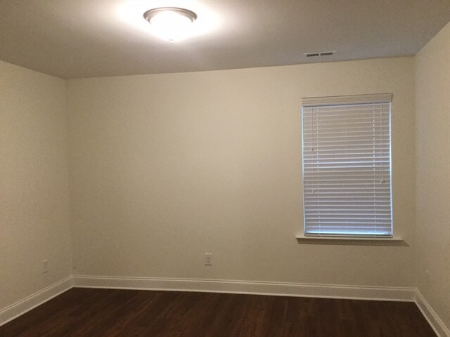 Building Photo - 303 South Fork Lane