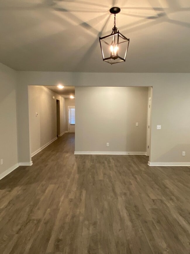 Building Photo - Home for Rent in Jemison, AL...  Available...