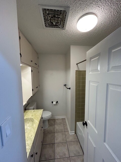 Building Photo - 412 Thistlewood Dr