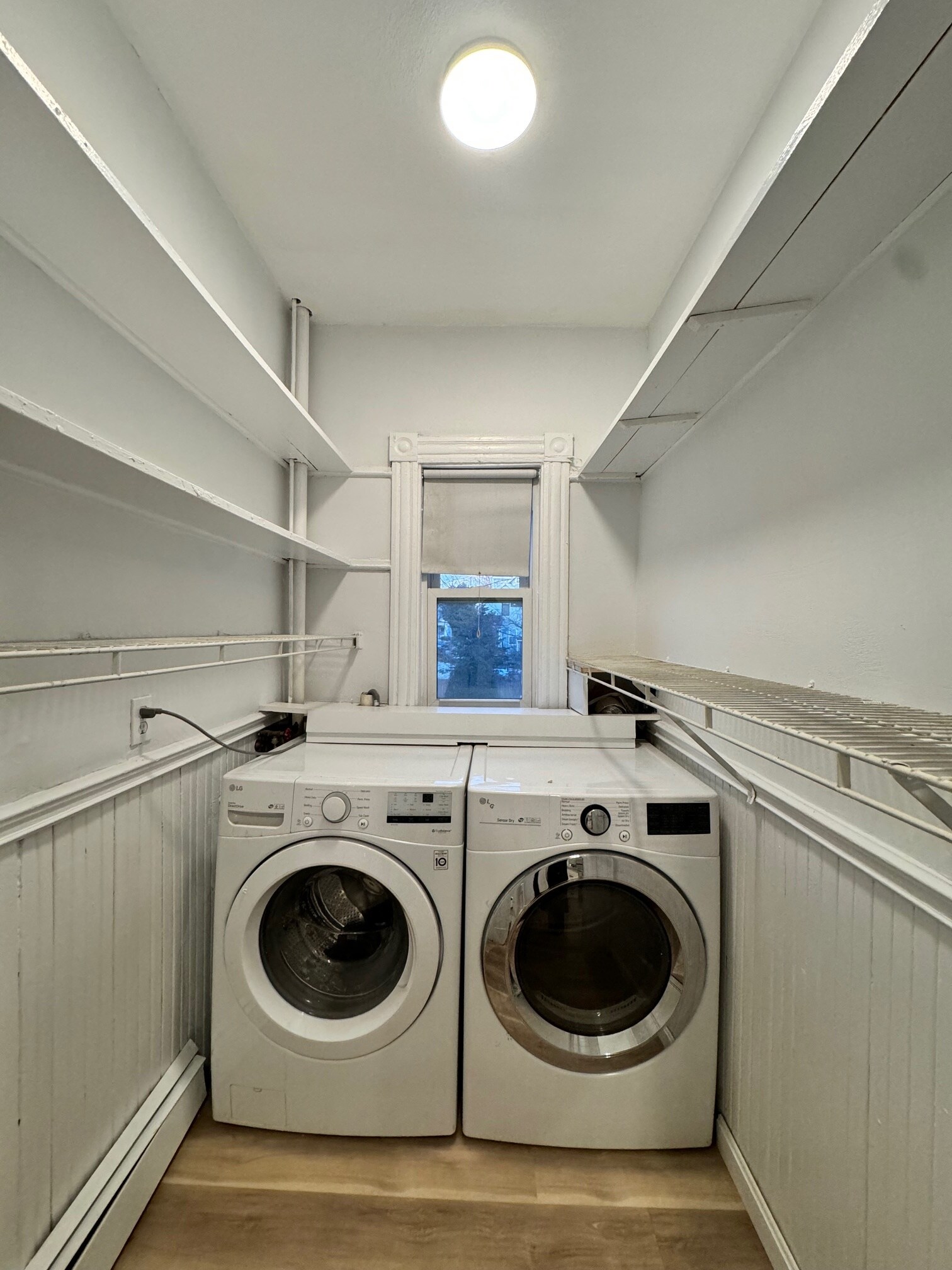 Building Photo - 136 Sharon St