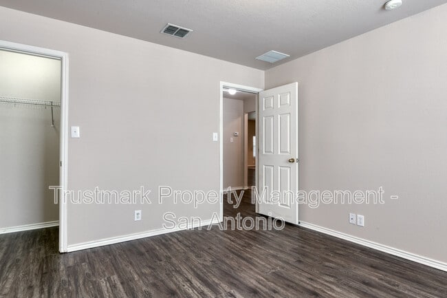Building Photo - 130 Carmel Dr