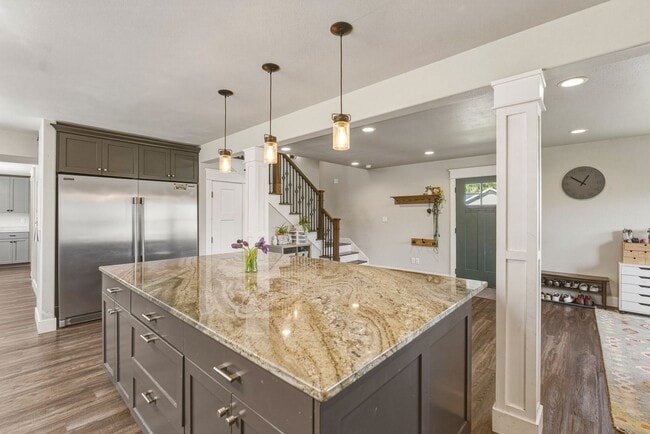 Building Photo - Bright & Spacious 4-Bedroom Haven Just Minutes from Leavenworth Village
