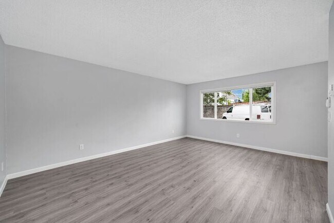 Building Photo - Look no Further, Tyee offers a SUPER 1bed/...