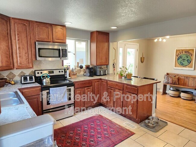 Building Photo - 5520 E Thrill Pl