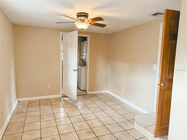 Building Photo - 315 Thornton Ln
