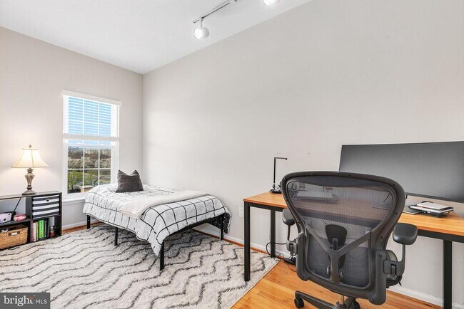 Building Photo - 709 Gaither Rd