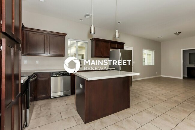 Building Photo - 3 Bedroom Pet-Friendly Home in Phoenix, AZ...